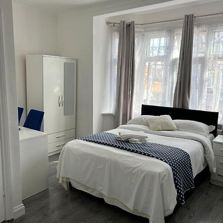 Starlet Property Wanstead ภายนอก รูปภาพ