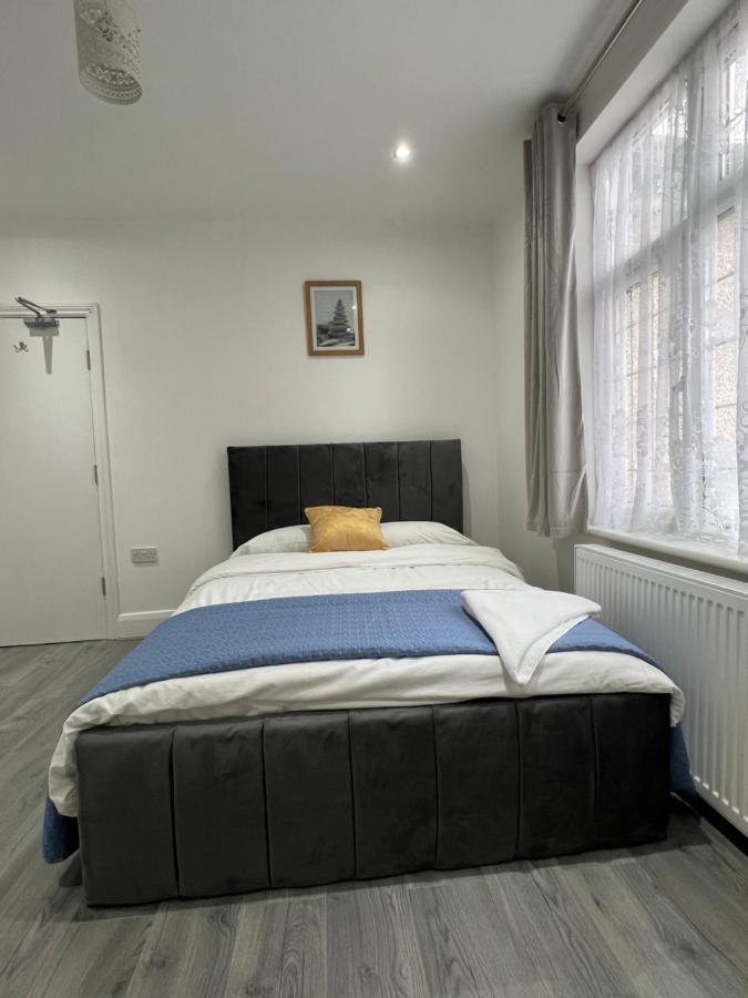 Starlet Property Wanstead ภายนอก รูปภาพ
