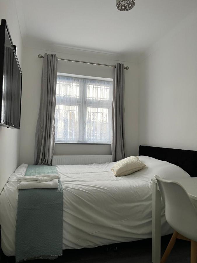 Starlet Property Wanstead ภายนอก รูปภาพ