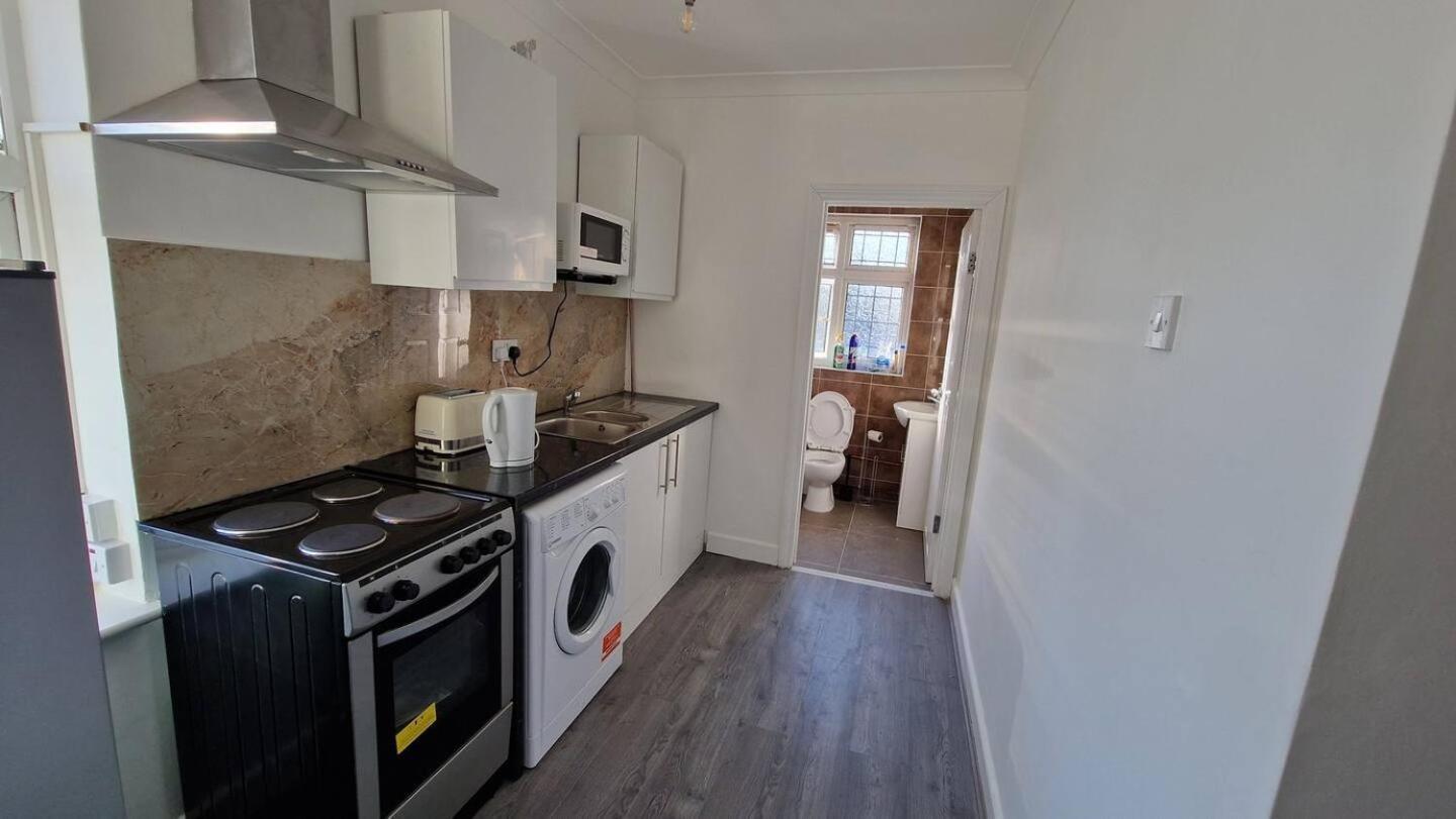 Starlet Property Wanstead ภายนอก รูปภาพ