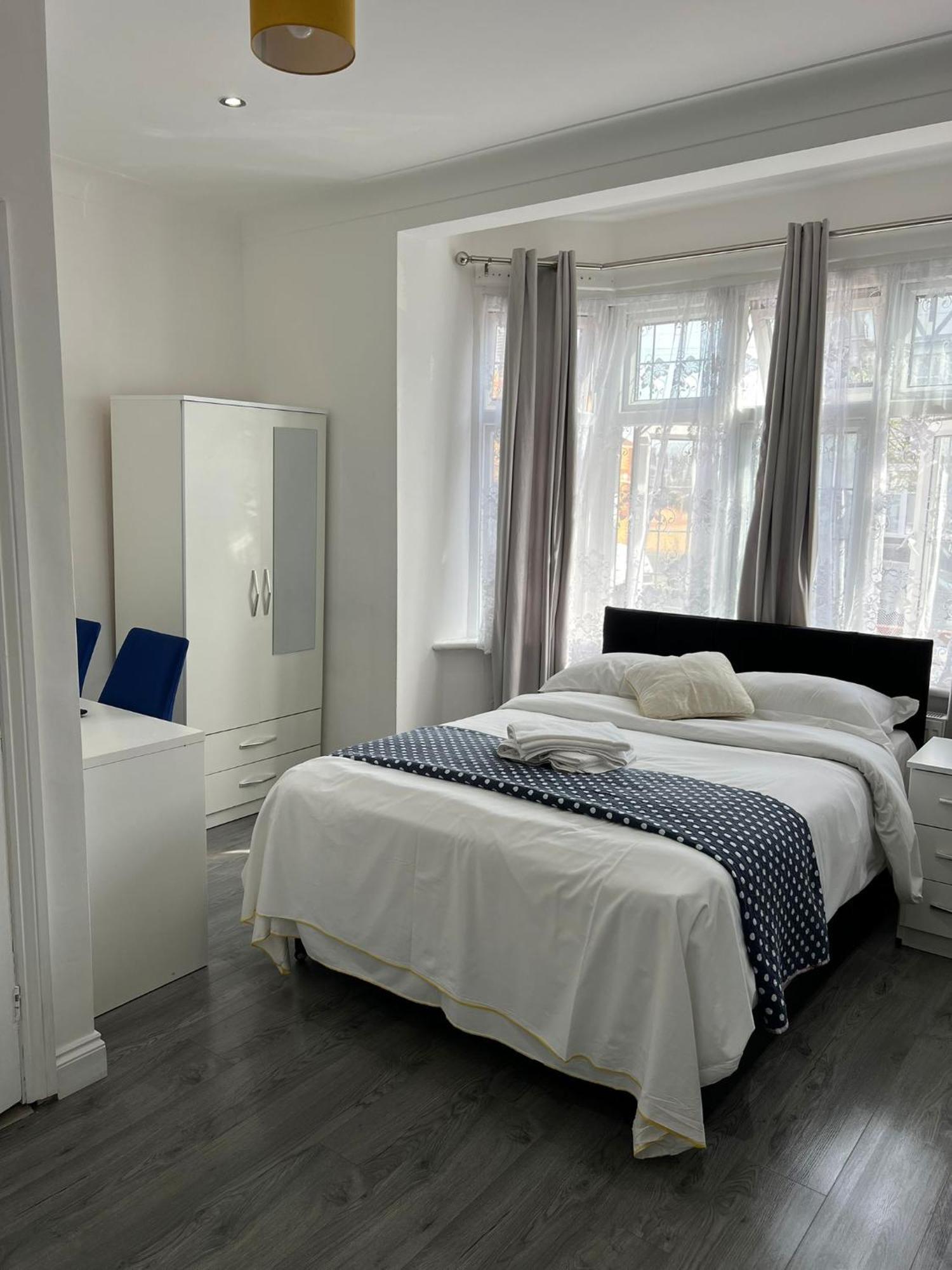 Starlet Property Wanstead ภายนอก รูปภาพ